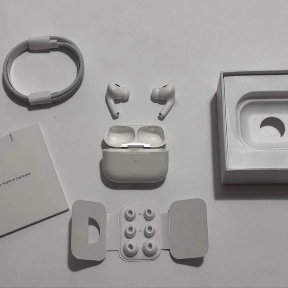Apple AirPods Pro - Sleek White Design